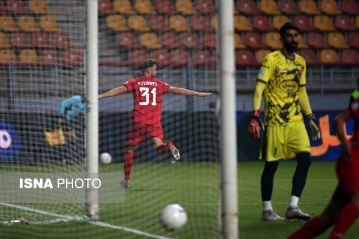 پرسپولیس مثل آب خوردن قهرمان نمی‌شود!