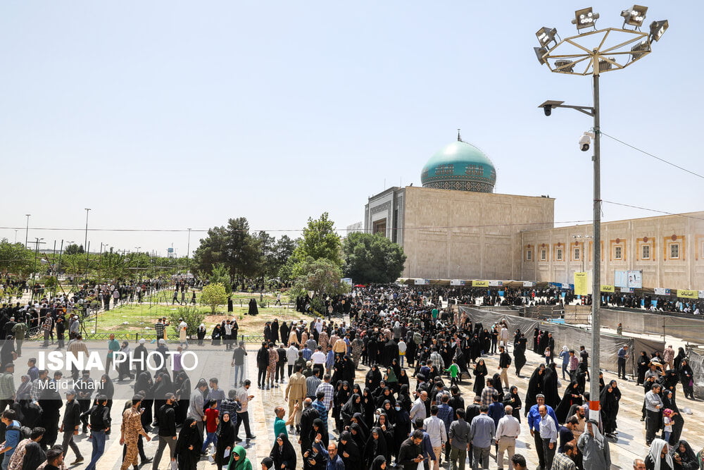 جابجایی زائران حرم امام راحل با ۱۱۰۰ اتوبوس،۱۰۰ مینی‌بوس و ۲۵۰ ون