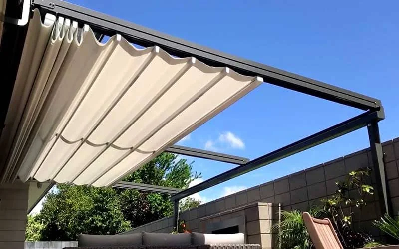 The difference between a fixed electric awning and a portable electric awning