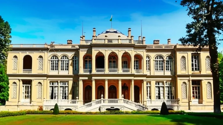عمارت مسعودیه کجاست؟ | آدرس و هر آنچه باید بدانید