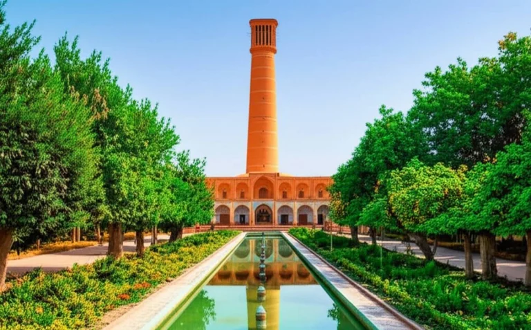 ساعت بازدید باغ دولت آباد یزد چه زمانی است؟
