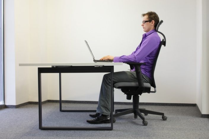 چگونه با اصلاح نشستن، از درد و بیماری‌ های اسکلتی‌ عضلانی پیشگیری کنیم؟