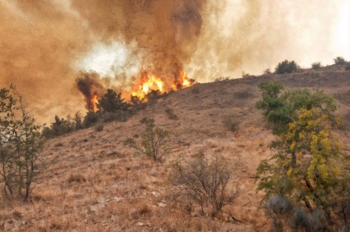 ارسباران درگیر آتش؛ حریق گسترده هنوز مهار نشده است