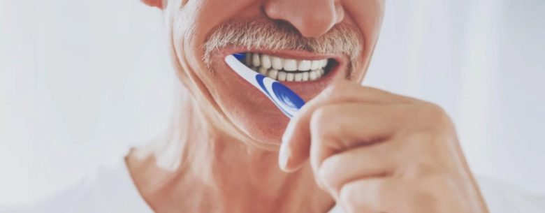 چرا مردان بیشتر دچار پوسیدگی دندان و بیماری لثه می‌ شوند؟