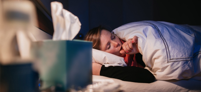 چگونه سرفه شبانه را با راهکارهای خانگی درمان کنیم؟